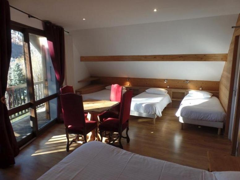 Hotel Les Vallois Vallouise Room photo